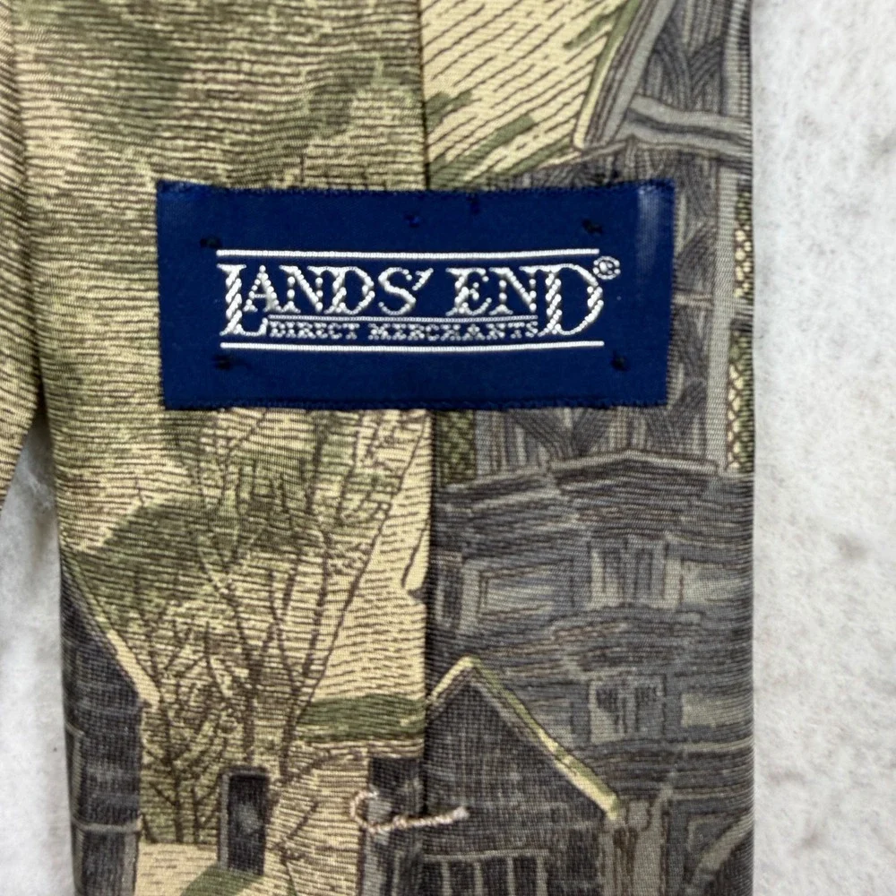 Lands End Mens Christmas Carolers‎ Silk Tie Vintage Holiday Village Scene Green
